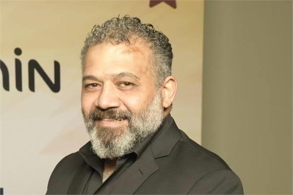رئيس الأوبرا يفتتح معرض «للفن ضوء» بمشاركه نخبه من فناني اليمن
