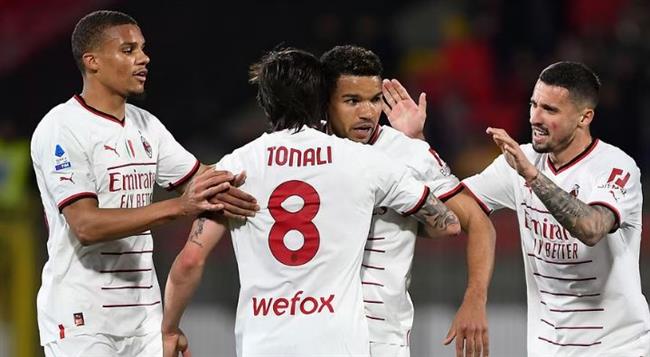 ميلان يفوز على مونزا 1-0 في الدوري الإيطالي