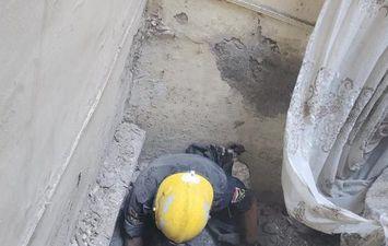 الحماية المدنية تنقذ شخصين من أسفل أنقاض أحد المنازل بعد انهياره بالإسكندرية