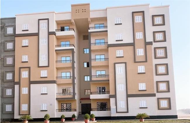 وزير الإسكان يتابع الموقف التنفيذى للمشروعات السكنية والطرق بالعبور الجديدة