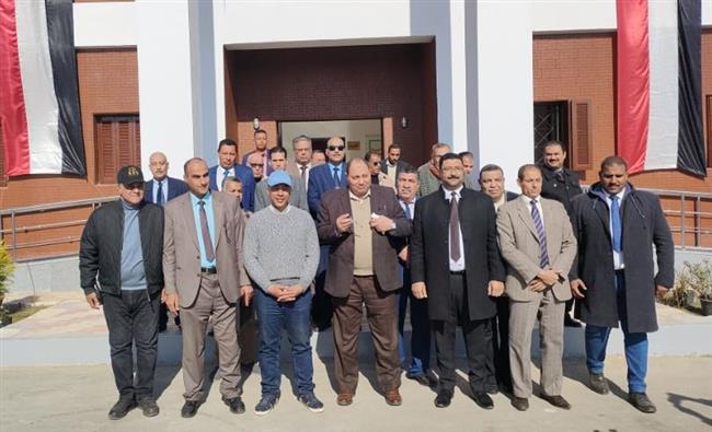 نائب محافظ المنيا يستقبل نائب وزير الزراعة ويتفقدا مجمع الخدمات الزراعية بقرية المعصرة 