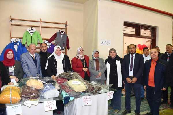  نائب محافظ الفيوم ووكيل التربية والتعليم يفتتحان معرض مبادرة «شتاء دافئ» 