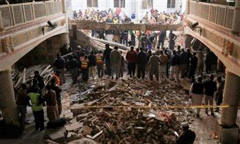   مسئول باكستاني: منفذ التفجير على مسجد بمدينة بيشاور كان متنكرا في زي الشرطة