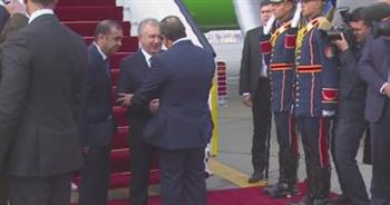   الرئيس السيسي يستقبل رئيس أوزباكستان بمطار القاهرة الدولى