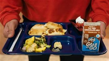   وجبات مدرسية مجانية للتلاميذ الفقراء 