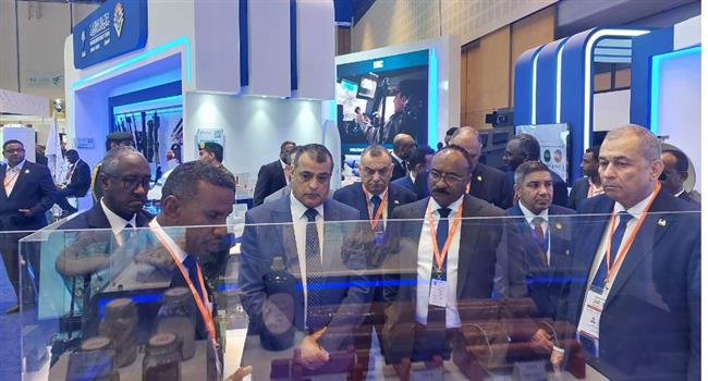وزير الإنتاج الحربي يزور الجناح السوداني بمعرض الدفاع الدولي "IDEX 2023"