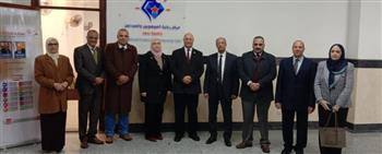 رئيس جامعة بنها يتفقد الدراسة بمركز المهارات و المحاكاة الطبية 