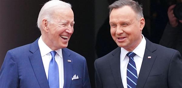 الرئيس البولندي يستقبل نظيره الأمريكي في وارسو لبحث الأزمة الأوكرانية وقضايا أخرى
