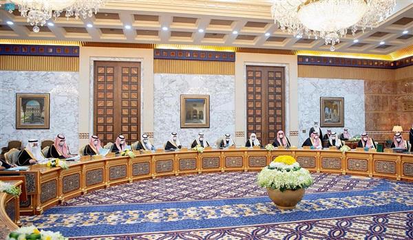 "الوزراء السعودي" يجدد التأكيد على أهمية الحلول السلمية لتوفير السلام والتنمية بالمنطقة والعالم