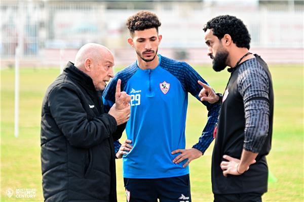 محاضرة فنية من فيريرا للاعبي الزمالك في مران اليوم