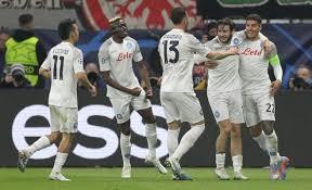 نابولي يفوز على فرانكفورت 2-0 في دوري أبطال أوروبا