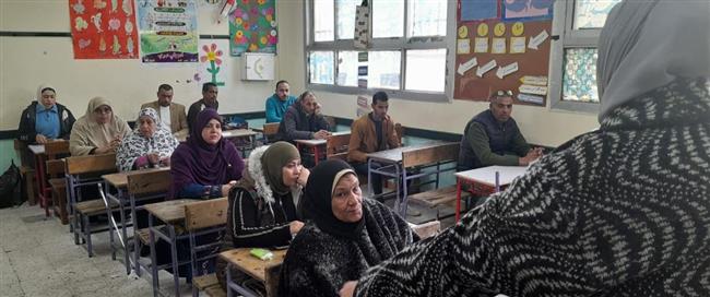 محافظ الإسكندرية يشدد على استمرار وتفعيل مبادرة دواوين حكومية بلا أمية للقضاء على الأمية 
