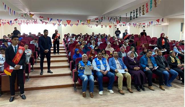 جامعة الفيوم: تعزيز جهود العمل التطوعي لشباب الجامعات بالمبادرة الرئاسية حياة كريمة