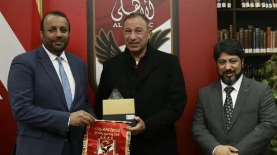 الخطيب يستقبل عيسى الحزامي ويتلقى دعوة لزيارة الشارقة