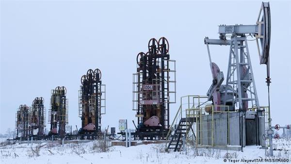 للمرة الثانية.. روسيا تقرر تخفيض صادراتها النفطية