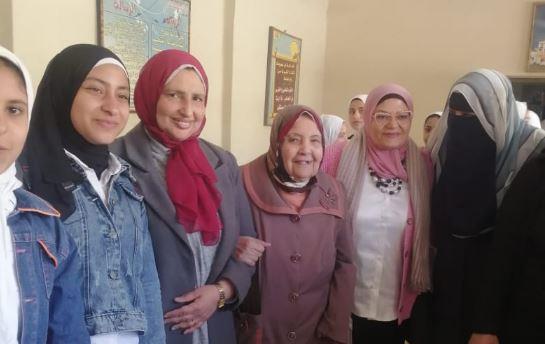 عرض فيلم «بين بحرين» فى ندوة للتوعية بمخاطر ختان الإناث بمدرسة التجارة بنات في الفيوم