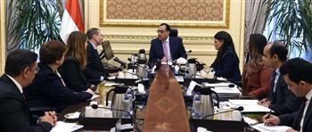 رئيس الوزراء يلتقي نائب رئيس البنك الأوروبي لإعادة الإعمار والتنمية