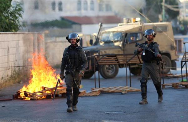 إصابة شابين فلسطينيين برصاص مُستوطن إسرائيلي في "نابلس"