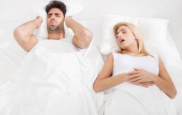 التخلص من الشخير أصبح أمرا سهلا