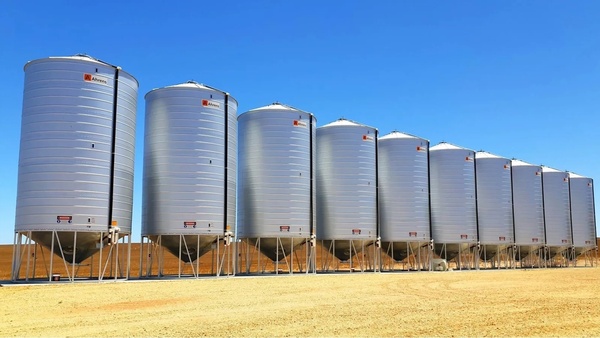 «التموين» تعلن جاهزة الصوامع لتخزين القمح خلال 2023 بطاقة 5.5 مليون طن