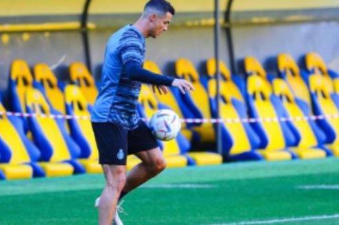 رونالدو على رأس تشكيل النصر أمام ضمك