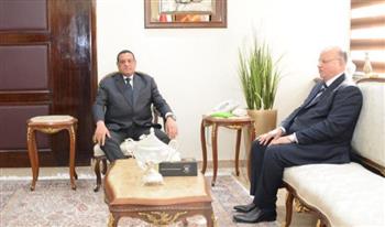   وزير التنمية المحلية يتابع مع محافظ القاهرة منظومة المخلفات الصلبة 