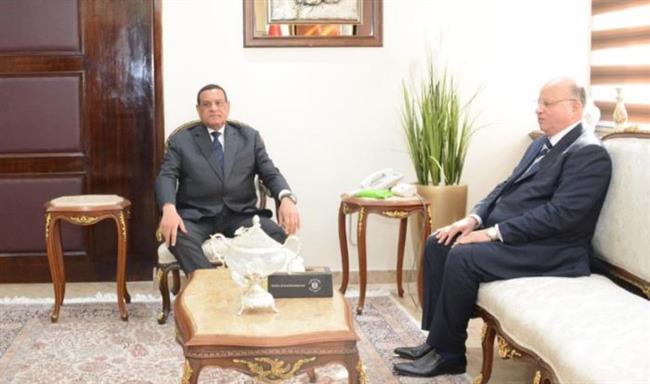 وزير التنمية المحلية يتابع مع محافظ القاهرة منظومة المخلفات الصلبة 