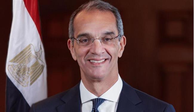 وزير الاتصالات يغادر إلى برشلونة للمشاركة فى المؤتمر العالمى للهواتف المحمولة  
