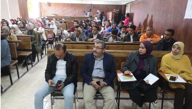 ورشة عمل بزراعة جنوب الوادي للتوعية الوظيفية في قطاع الصناعات الغذائية 