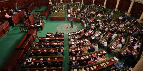 صحفي تونسي: البرلمان المنتظر سيكون غير حزبي