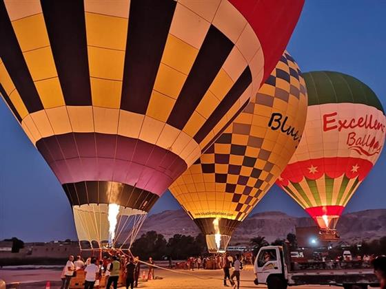 تحليق 70 رحلة بالون طائر على متنها أكثر من 2000 سائح فى سماء الأقصر