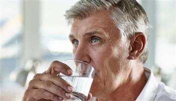   دراسة تحذر من قلة شرب الماء يسرّع الشيخوخة بنسبة ٥٠٪ 