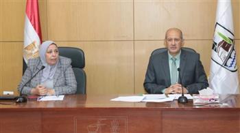 السكرتير العام ببني سويف يناقش الأنشطة والجهود المبذولة لضبط الزيادة السكانية 
