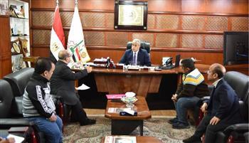وزير القوى العاملة يلتقي وفدا من " جمعية الأقزام" ويوجه بتدريبهم وتأهيلهم لسوق العمل