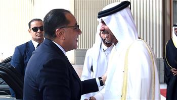   مراسم استقبال رسمية لـ رئيس الوزراء لدى وصوله إلى قطر