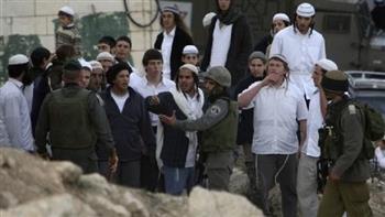   مستوطنون إسرائيليون يعودون إلى بؤرة مُخلاة في «نابلس» واندلاع اشتباكات