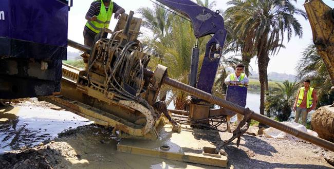 محافظ سوهاج يتفقد أعمال خط السيب النهائي لمحطة معالجة صرف صحي " الكولة" 