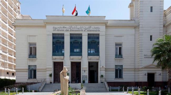 متحف الفنون الجميلة بالإسكندرية ينظم معرض محطات للفنان التشكيلي محمد عبلة السبت المقبل