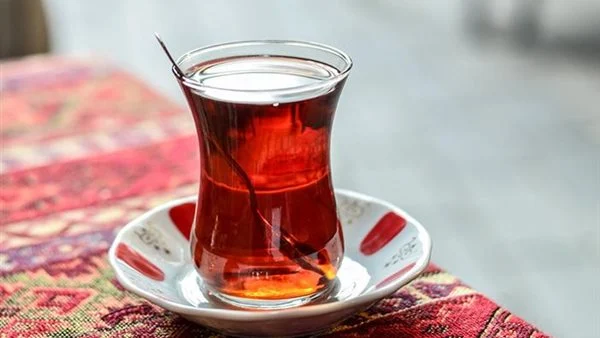 «مزاج المصريين في خطر» ارتفاع سعر الشاي 25% وتراجع في المبيعات