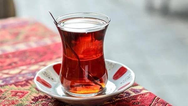 «مزاج المصريين في خطر» ارتفاع سعر الشاي 25% وتراجع في المبيعات 