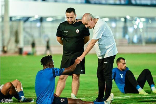 فيريرا يعقد جلسة مع لاعبى الزمالك