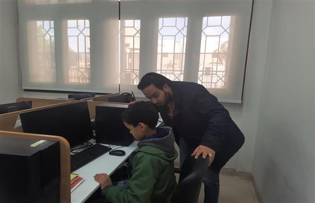 دورة تدريبية في استخدام الكمبيوتر لطلاب منطقة القاهرة التعليمية الأزهرية الأكفاء وضعاف البصر