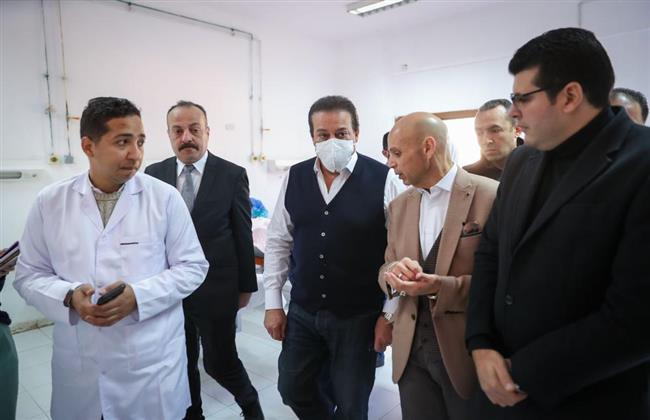 وزير الصحة يتفقد مستشفى الحسينية المركزي ويوجه برفع كفاءة غرف الإقامة الداخلية وساحات انتظار المرضى 