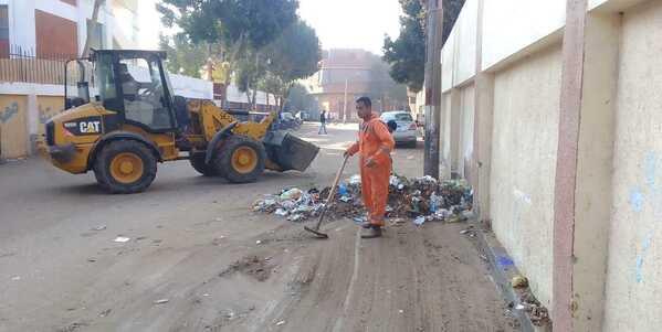 محافظ أسيوط: رفع وإزالة القمامة والمخلفات خلال حملات للنظافة بمراكز البداري والغنايم وصدفا والفتح