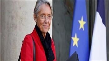   رئيسة وزراء فرنسا تعرض تخفيف إصلاح نظام المعاشات 