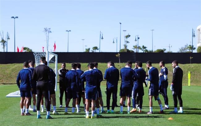 «كولر» و«عبدالحفيظ» يحفزان لاعبي الأهلى قبل مواجهة «ريال مدريد»