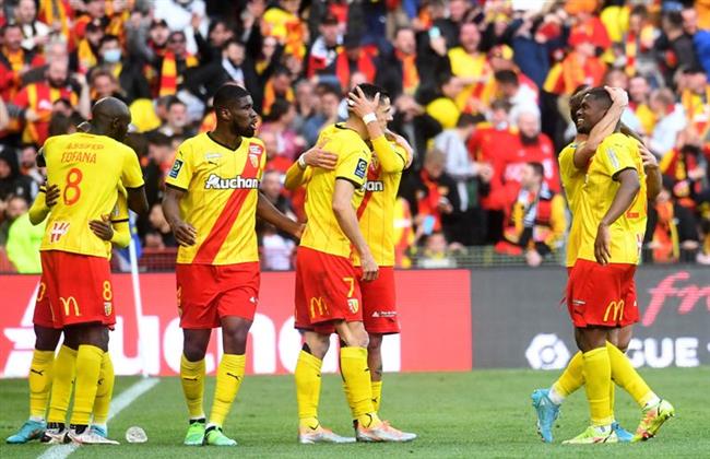 لانس يتعادل مع ستاد بريست في الدوري الفرنسي