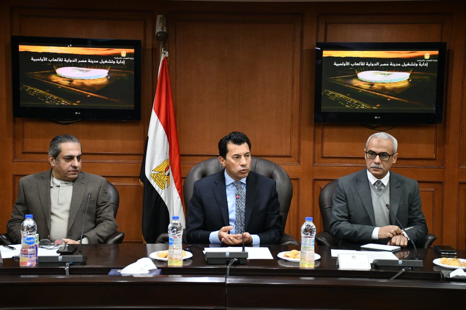 وزير الشباب يناقش مقترح إدارة وتشغيل مدينة مصر الدولية للألعاب الأوليمبية