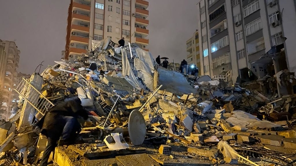 الجيش اللبناني: إرسال 20 عنصرا من فوج الهندسة لتركيا للمساهمة بأعمال إنقاذ ضحايا الزلزال