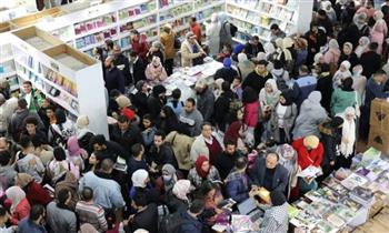   معرض القاهرة الدولى للكتاب يتخطى الـ3 ملايين زائر حتى يومه قبل الأخير